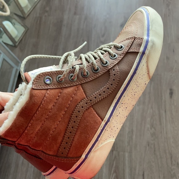 Vans - Picture 4 of 5